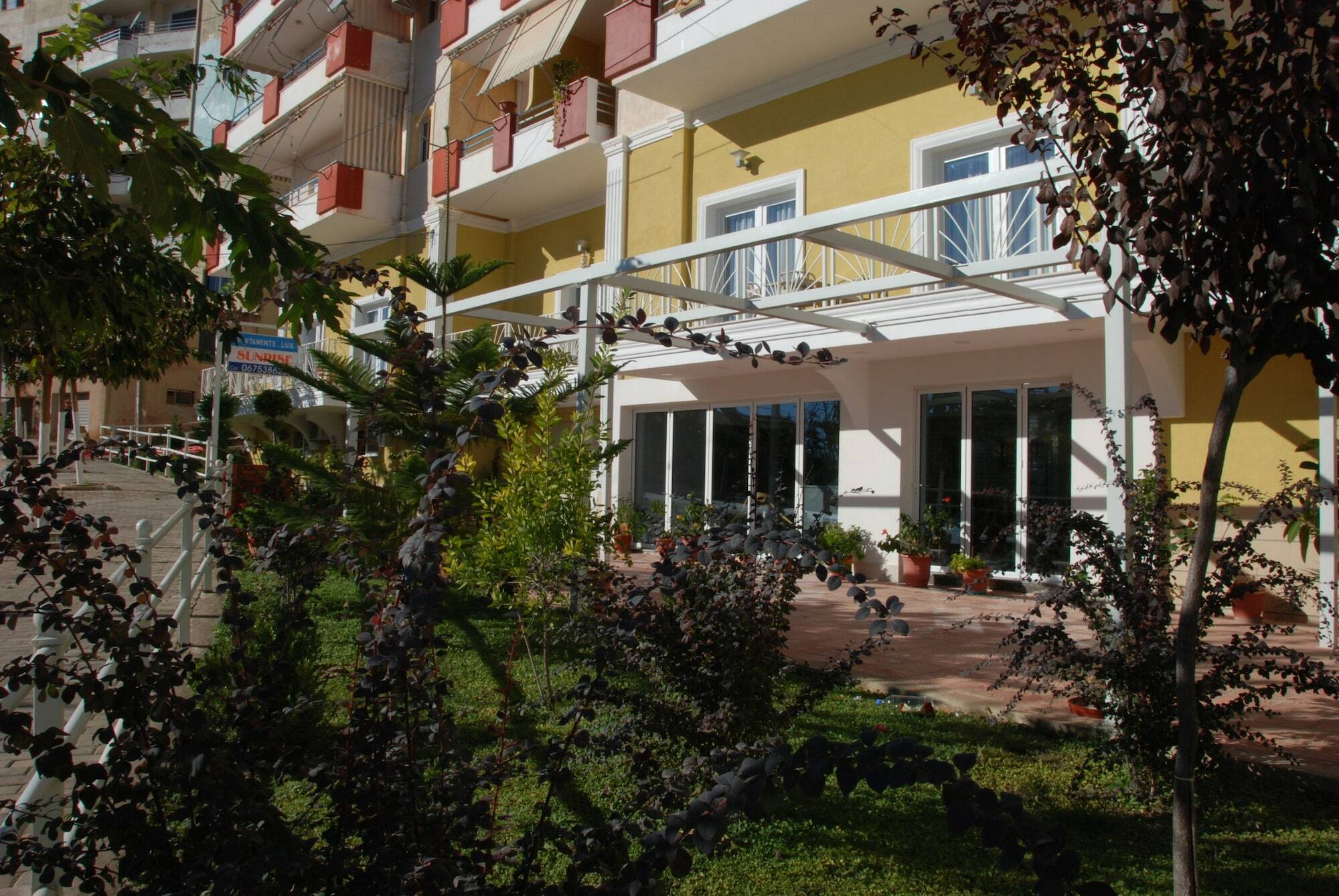 Sunrise Luxury Apartments Sarandë Exterior foto